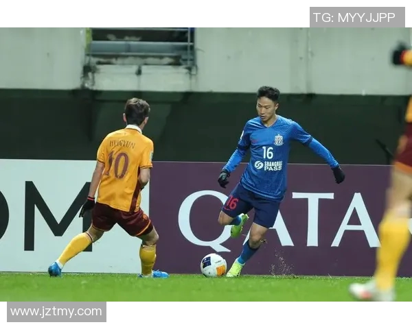 上海申花与山东鲁能激战正酣谁能在这场对决中笑到最后